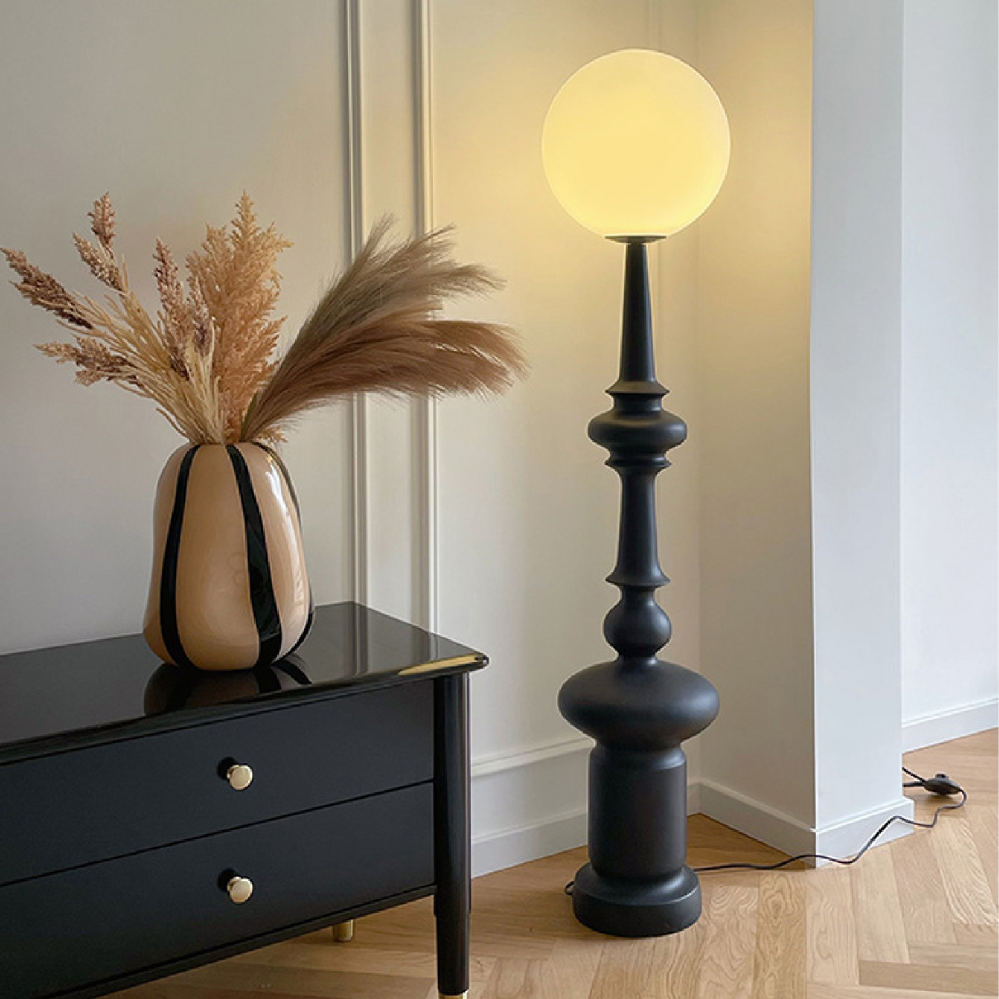 Aestheticor | Bauhaus Black Floor Lamp for Modern Minimalist Interior