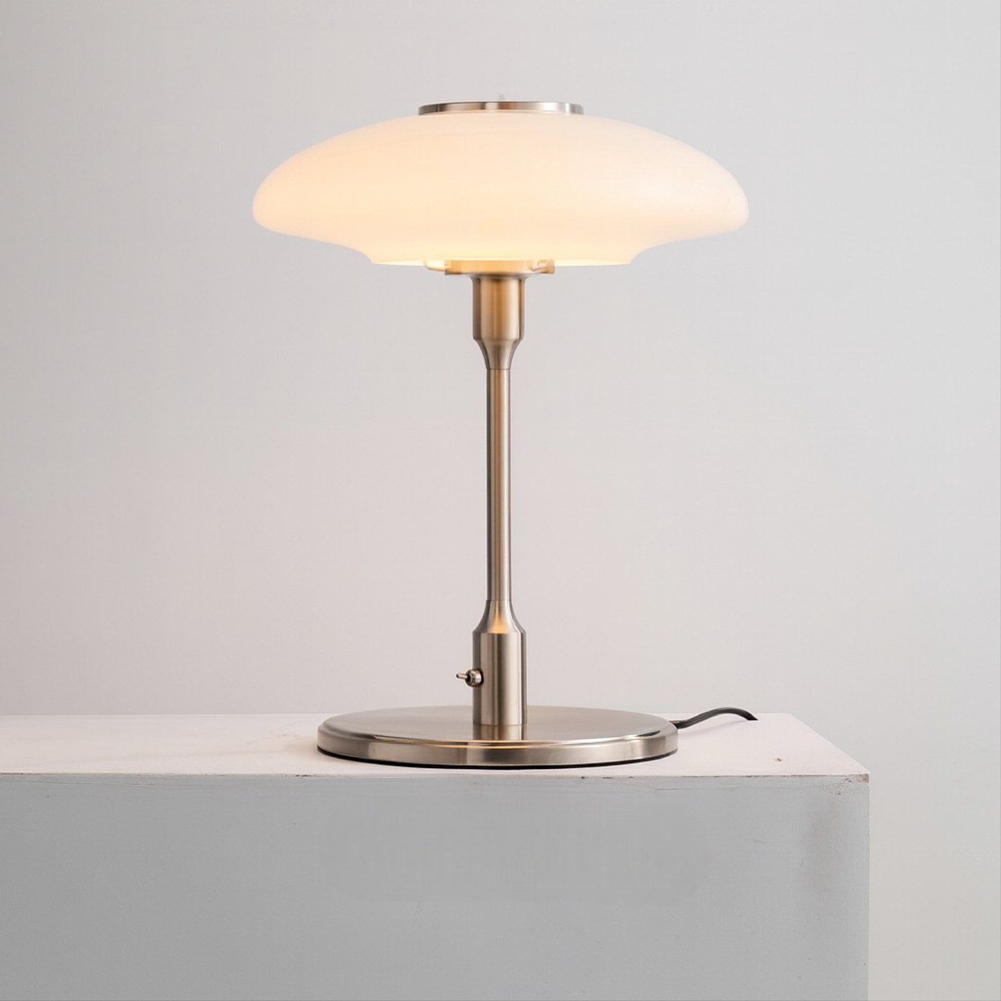 Arcyn | Modern Swedish-Style Table Lamp