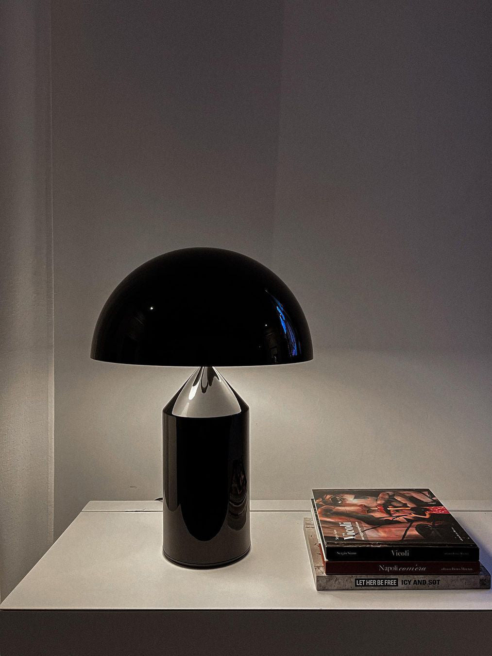 LineaLight | Simple & Elegant Desk Lamp for Ambient Illumination