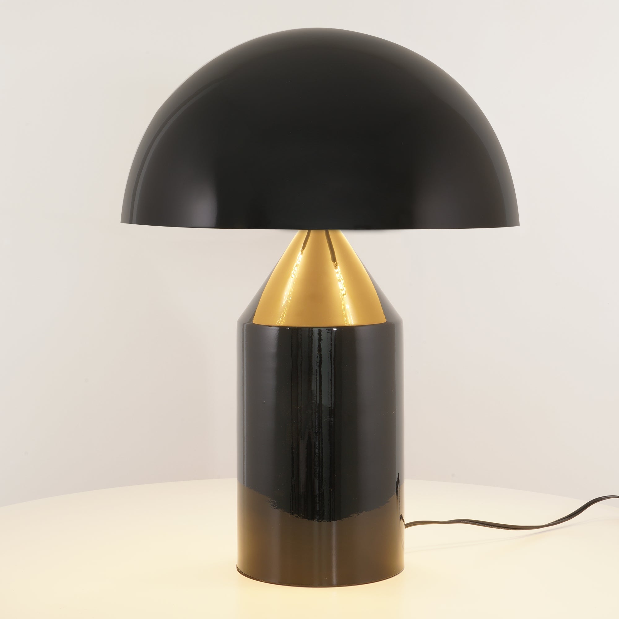 LineaLight | Simple & Elegant Desk Lamp for Ambient Illumination