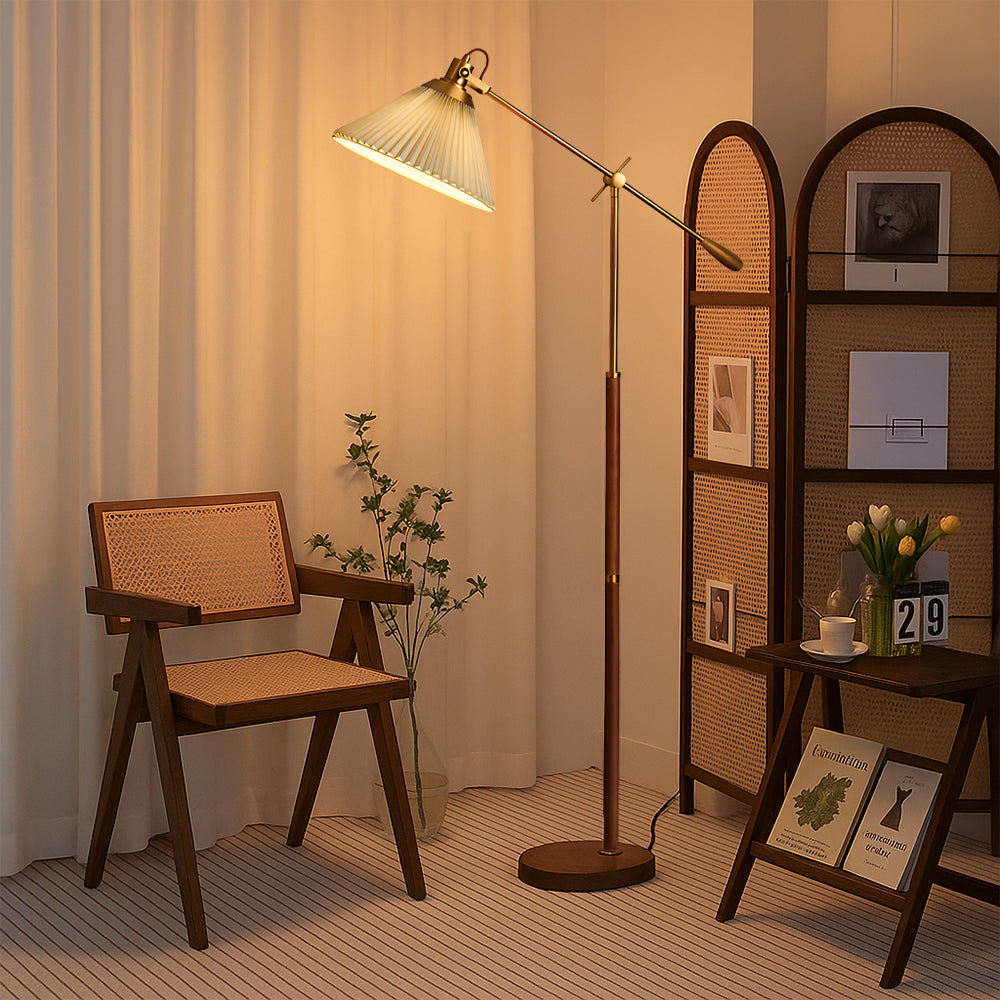 Capistral | Floor Lamp with Vintage Touch