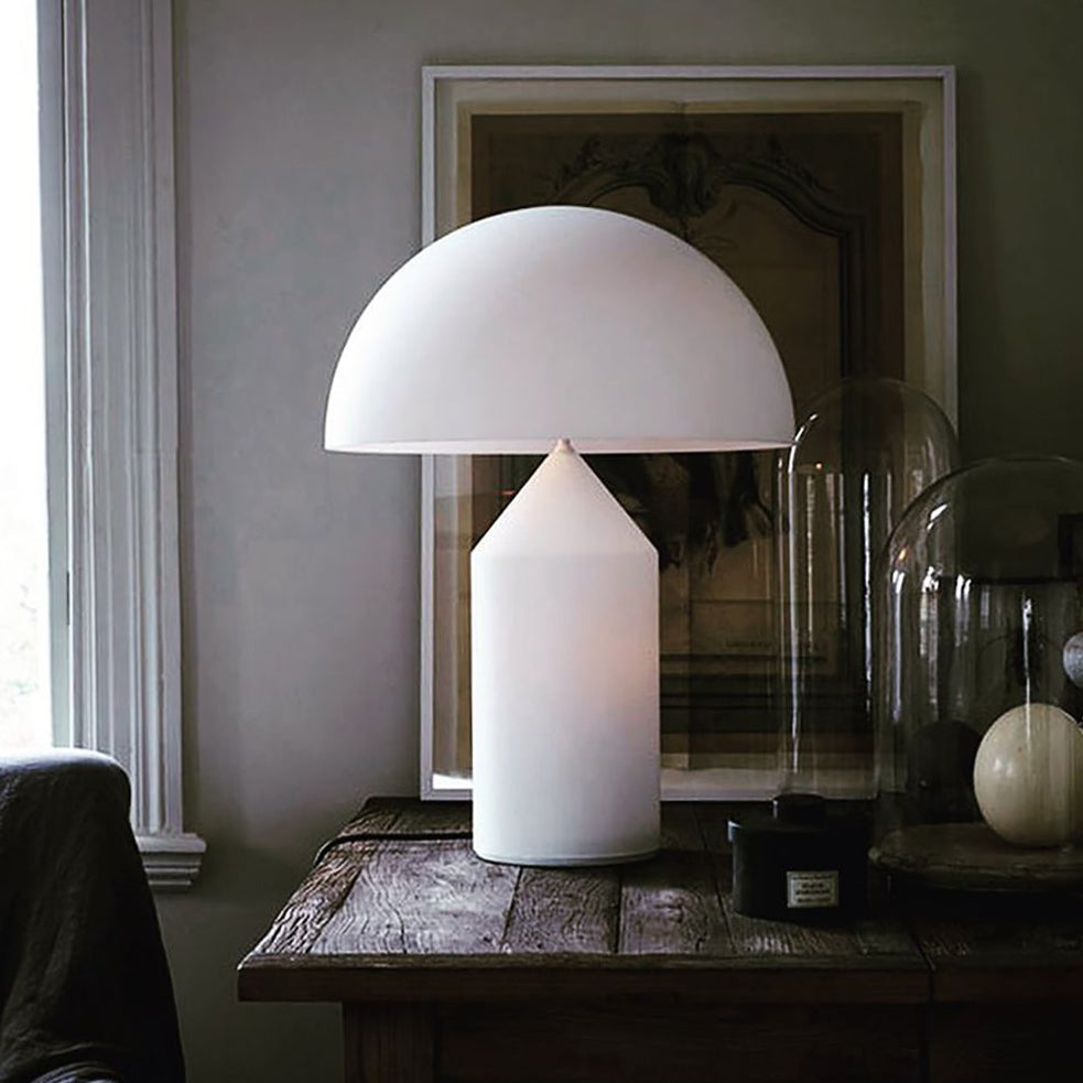 AuraMetal Table Lamp – Contemporary Metallic Design for Living Room, Bedside, or Desk, offering Warm Ambient Lighting and Elegant Style.
