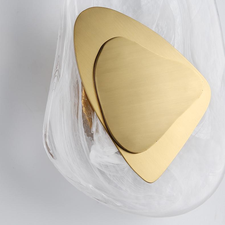 FrostLume – Minimalist Wall Light with Elegant Crystal Accent