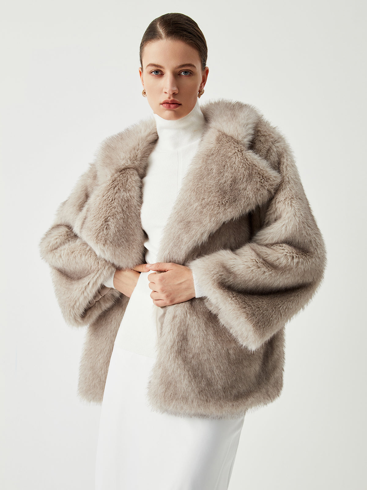 Dayana | Luxurious Oversized Collared Faux Fur Coat
