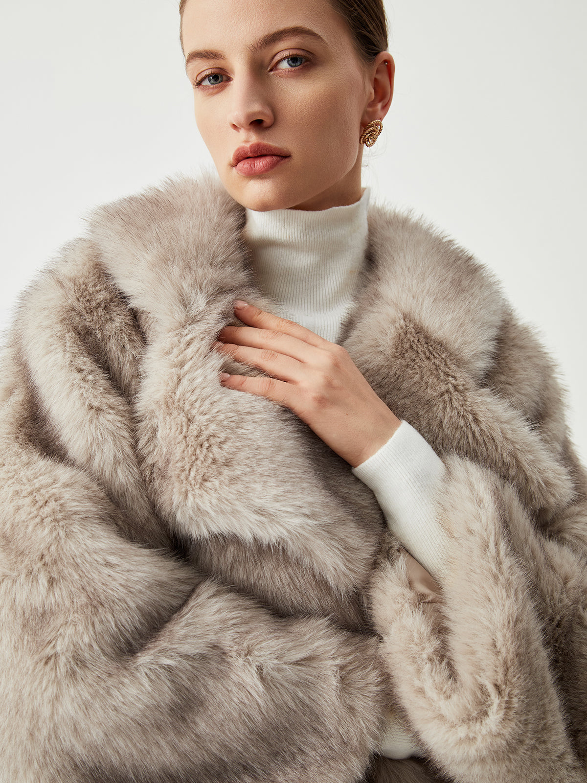 Dayana | Luxurious Oversized Collared Faux Fur Coat