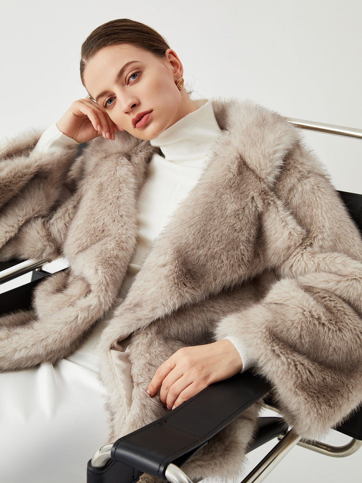 Dayana | Luxurious Oversized Collared Faux Fur Coat