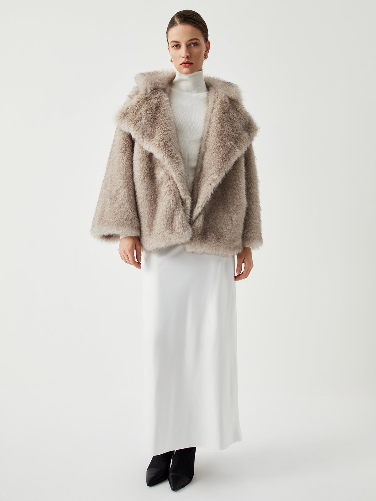 Dayana | Luxurious Oversized Collared Faux Fur Coat