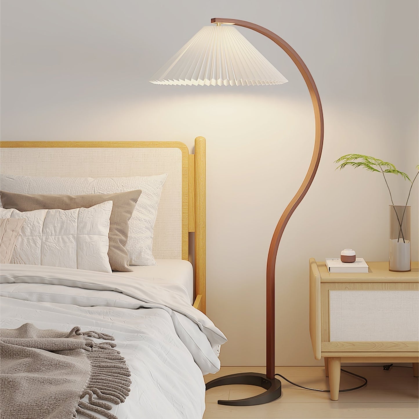 Erynt | Vintage Capri Style Floor Lamp