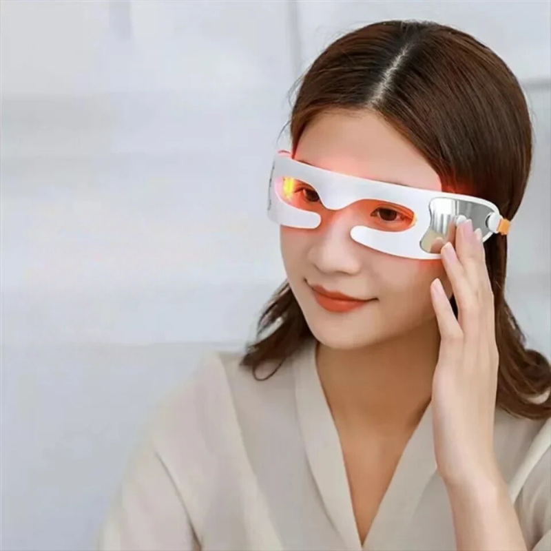 HawkEye - Red Light Therapy Eye Care for Relaxation and Dark Circles