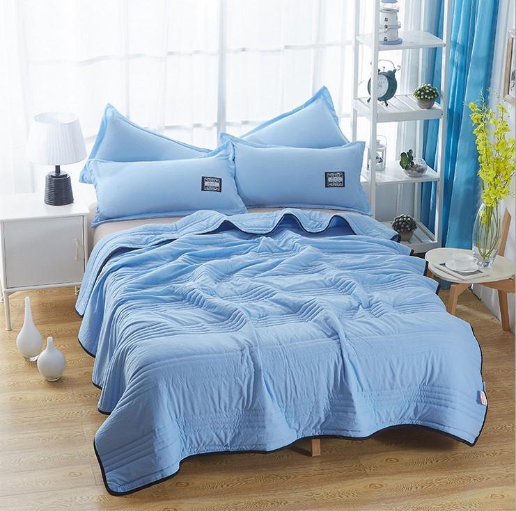 ArcticLoom – Soft Cooling Throw for Comfortable Sleep