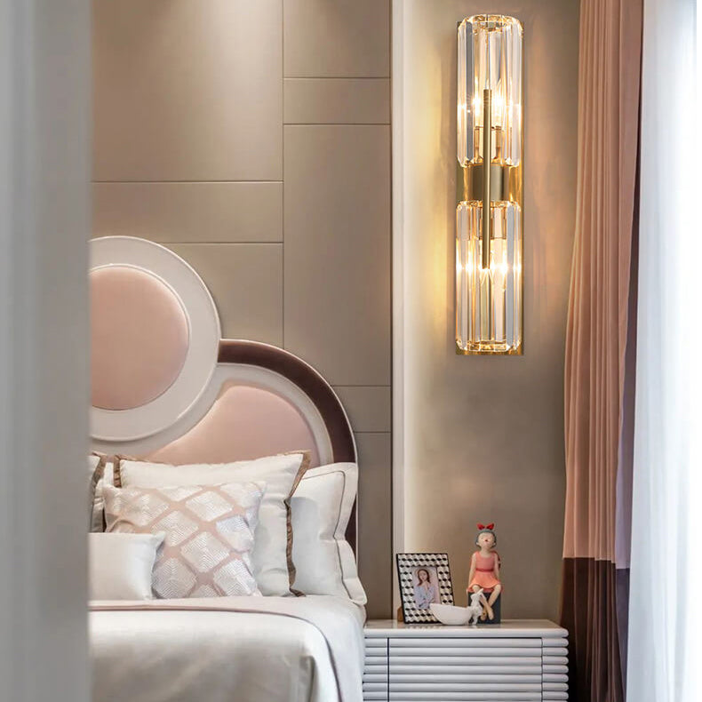 CrystalGleam – Refined Wall Sconce with Sparkling Crystal Accents
