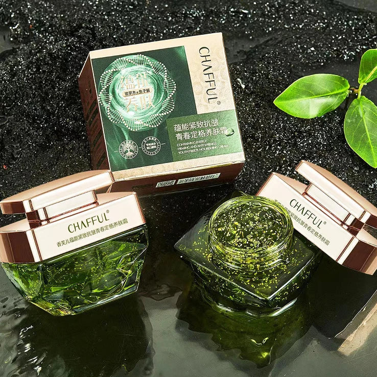 SeoulDew Repair Cream – A Korean moisturizing repair cream that deeply hydrates and restores skin.