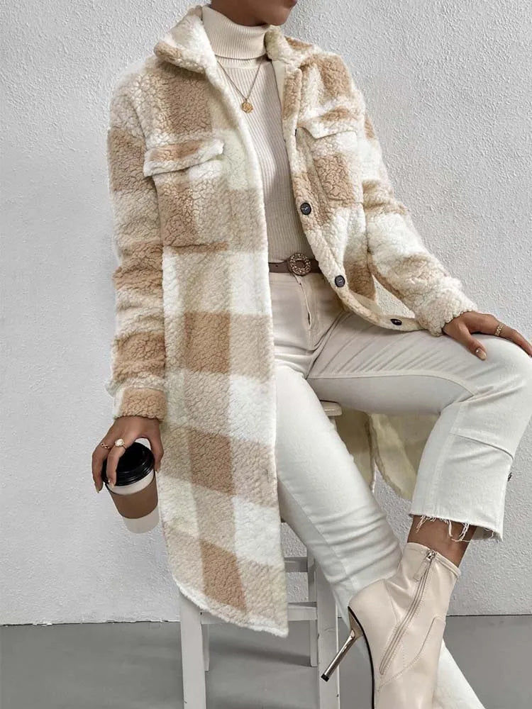 Evelyne | Cozy Women's Teddy Fleece Coat – Long Plaid Design for Winter