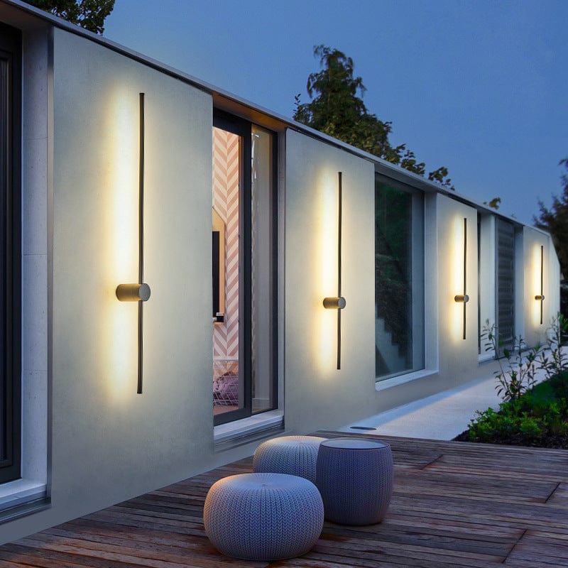 Klarvia | Luminous Line Outdoor Lamp for Modern Exteriors
