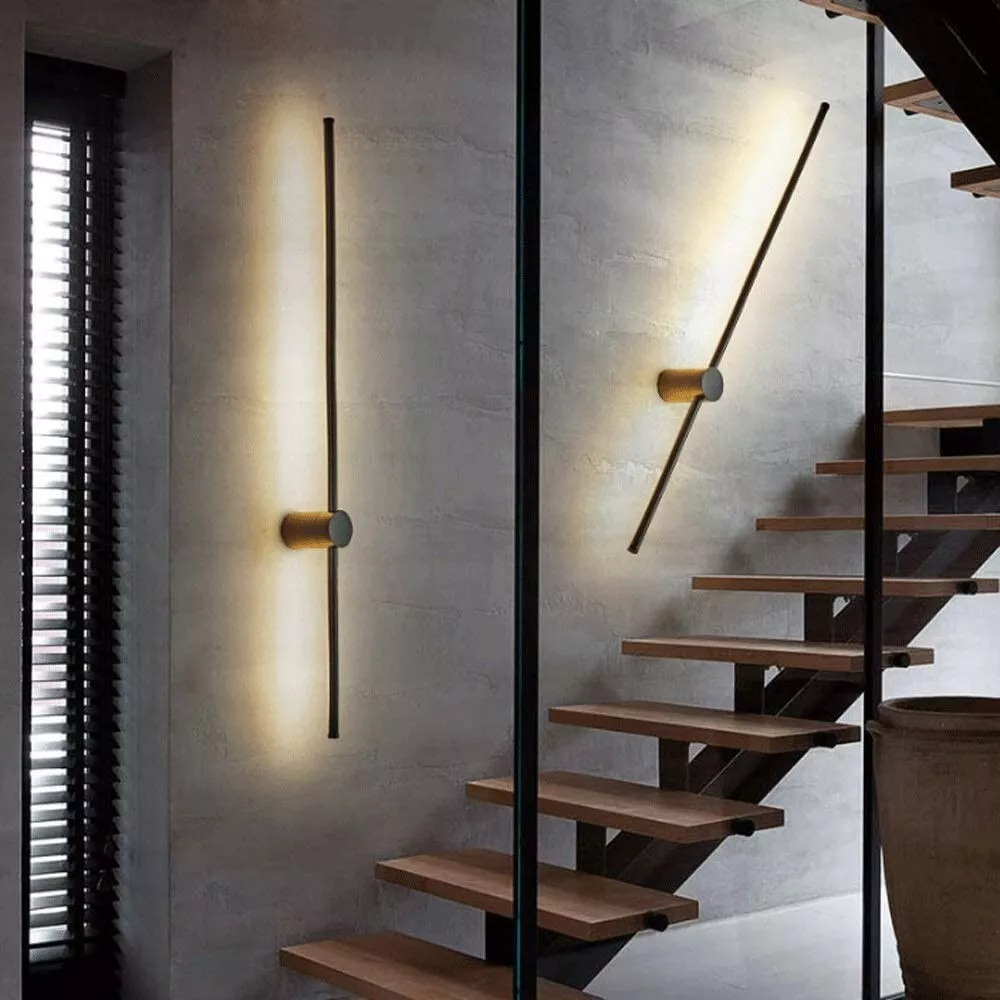 Klarvia | Luminous Line Outdoor Lamp for Modern Exteriors