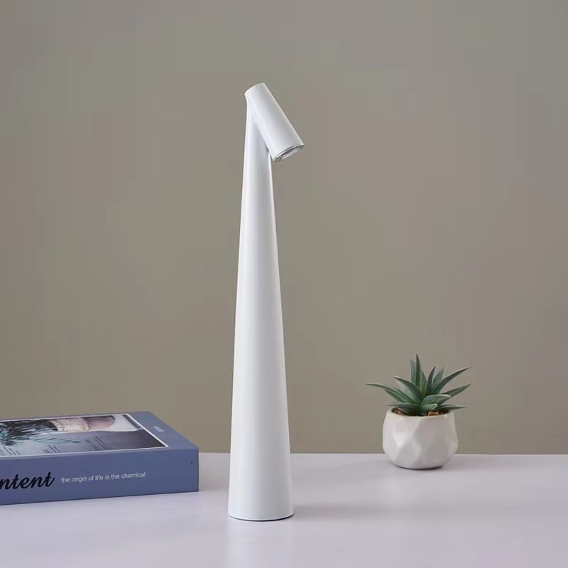 Lumina | Minimalist Table Lamp with Elegant Design