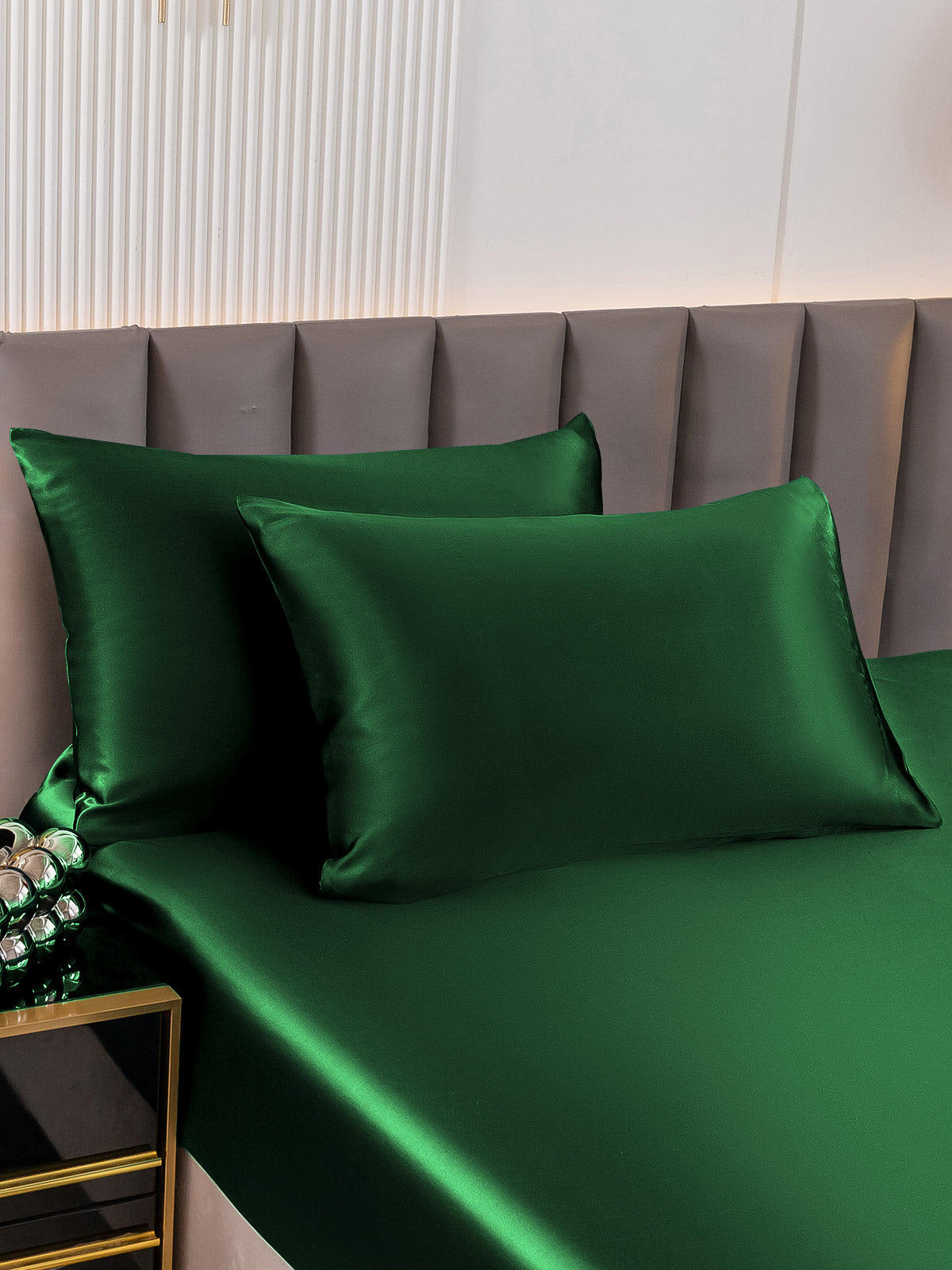 LuxeRest | 100% Mulberry Silk Pillowcase Pair, Ultra-Soft with Invisible Zipper Closure