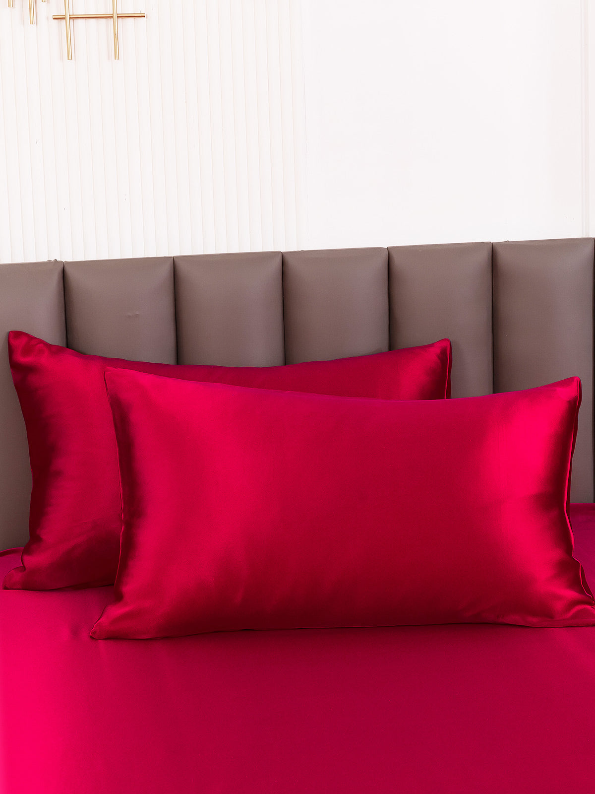 LuxeRest | 100% Mulberry Silk Pillowcase Pair, Ultra-Soft with Invisible Zipper Closure