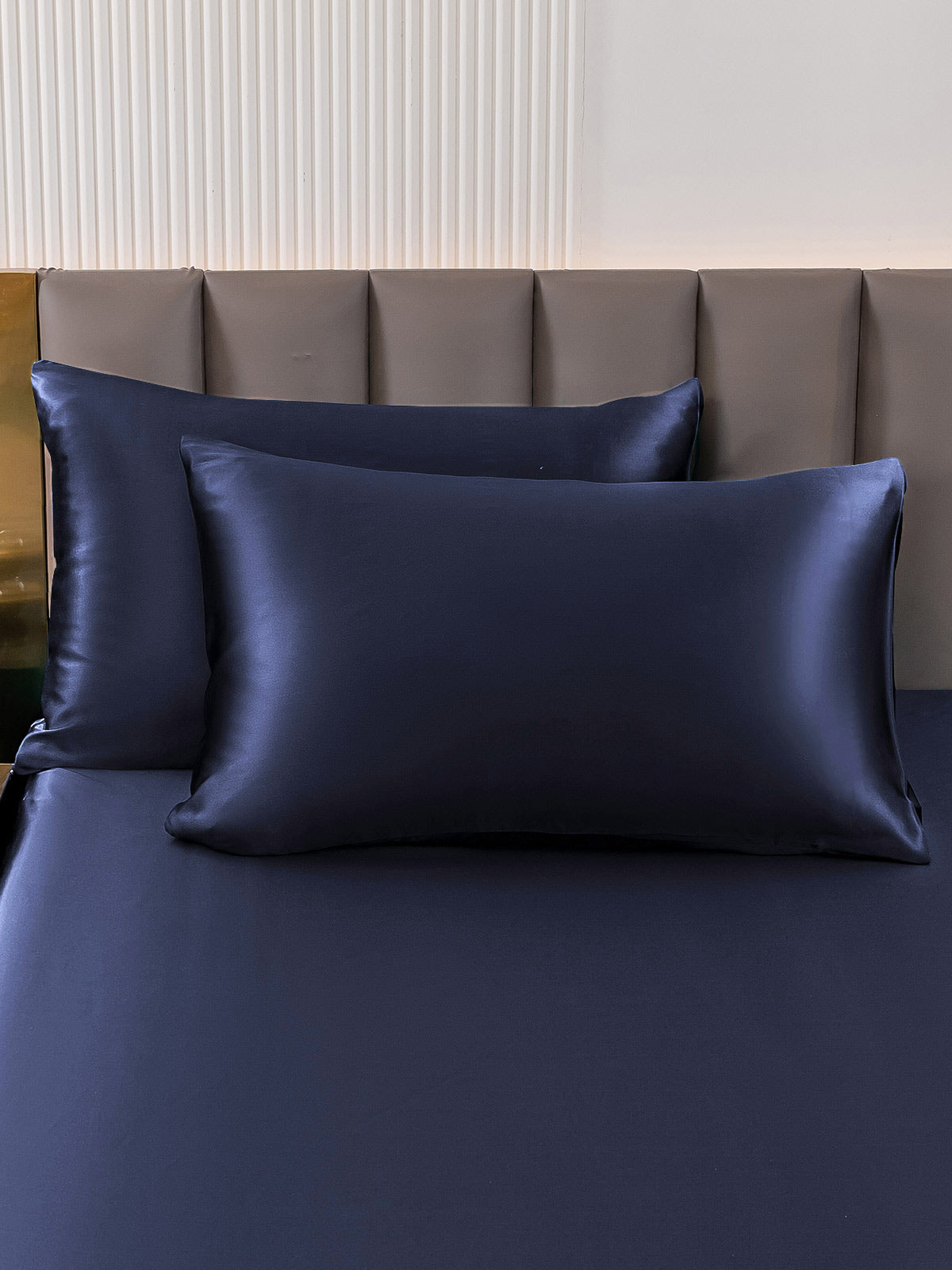 LuxeRest | 100% Mulberry Silk Pillowcase Pair, Ultra-Soft with Invisible Zipper Closure