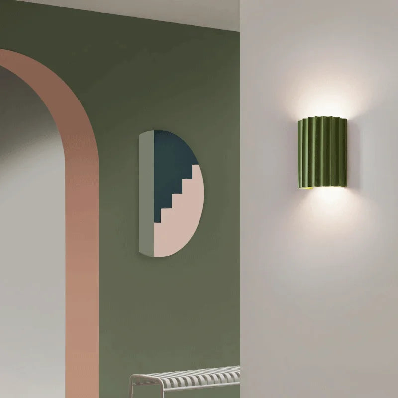 Modern Resin Wall Light – Artistic Illumination for Contemporary Interiors