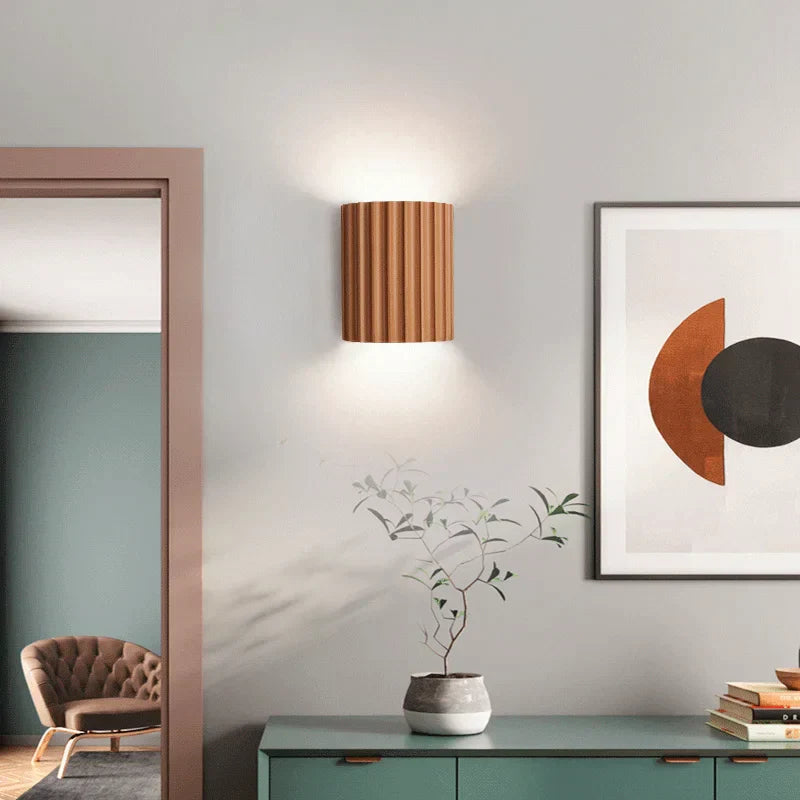 Modern Resin Wall Light – Artistic Illumination for Contemporary Interiors