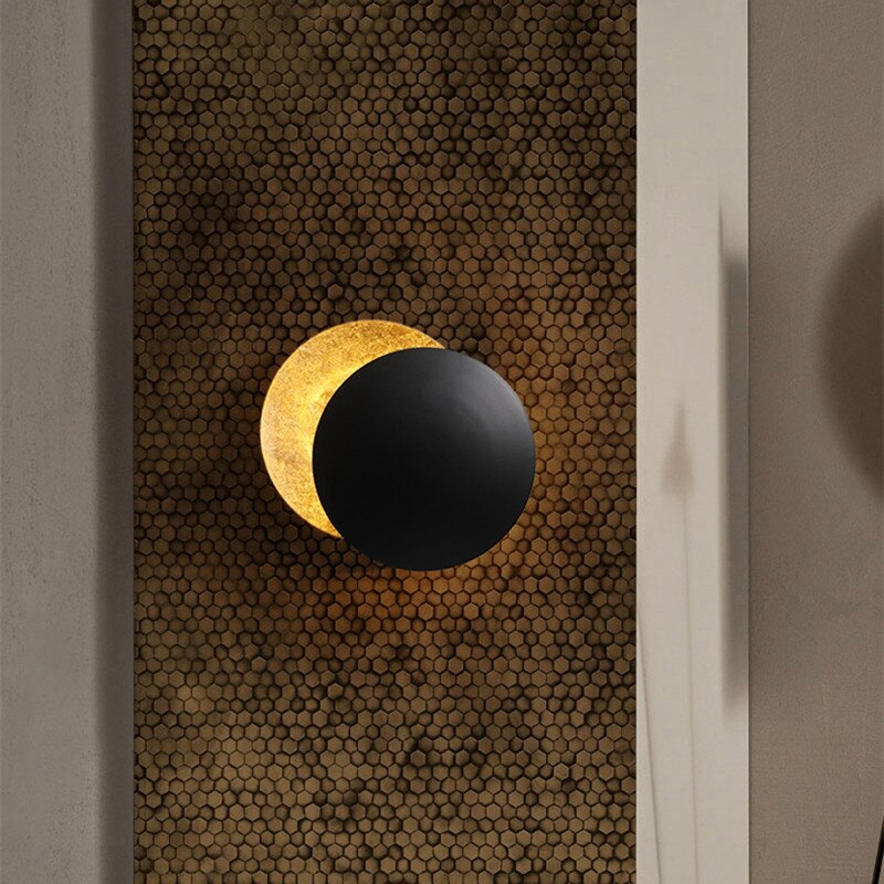EclipseGlimmer – Wall Lamp with Solar Eclipse Shape for Stellar Lighting Effects