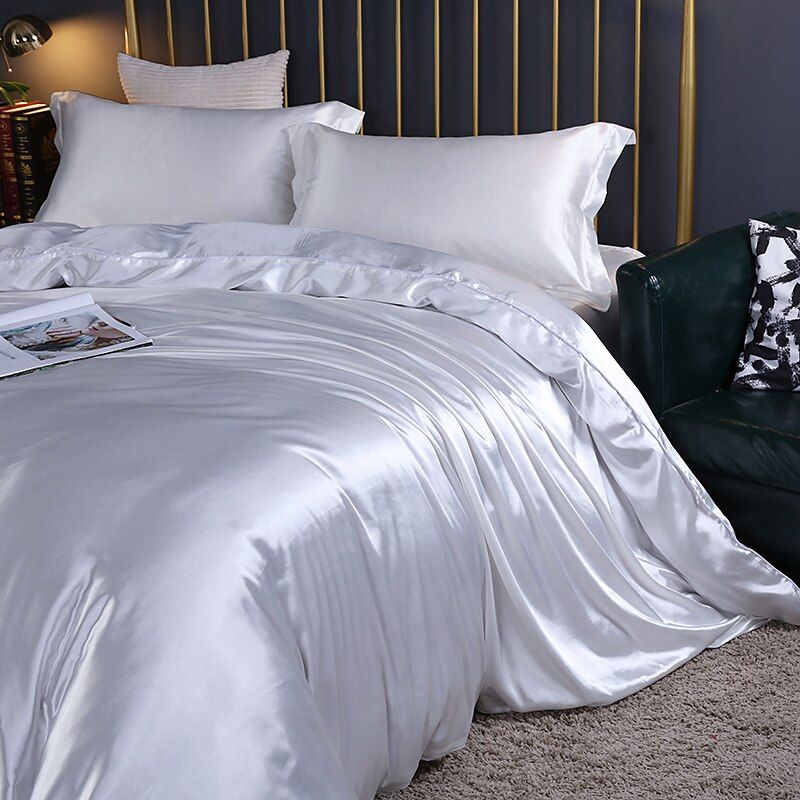 LuxeWeave | 4-Piece Premium Silk Bedding Set for Elegant Comfort