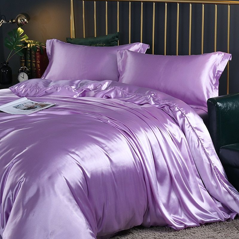 LuxeWeave | 4-Piece Premium Silk Bedding Set for Elegant Comfort