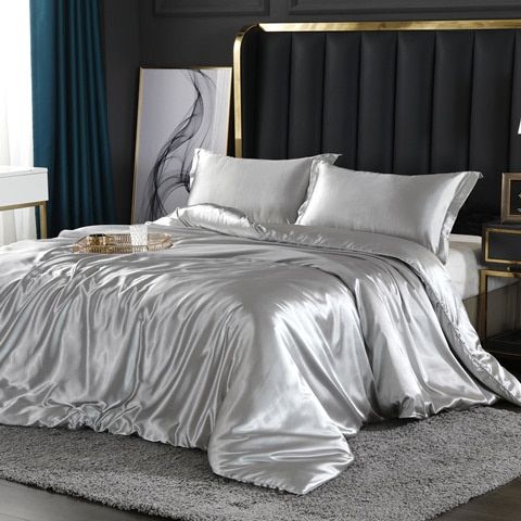 SatinLuxe | Elegant 4-Piece Satin Bedding Set for a Smooth Sleep Experience