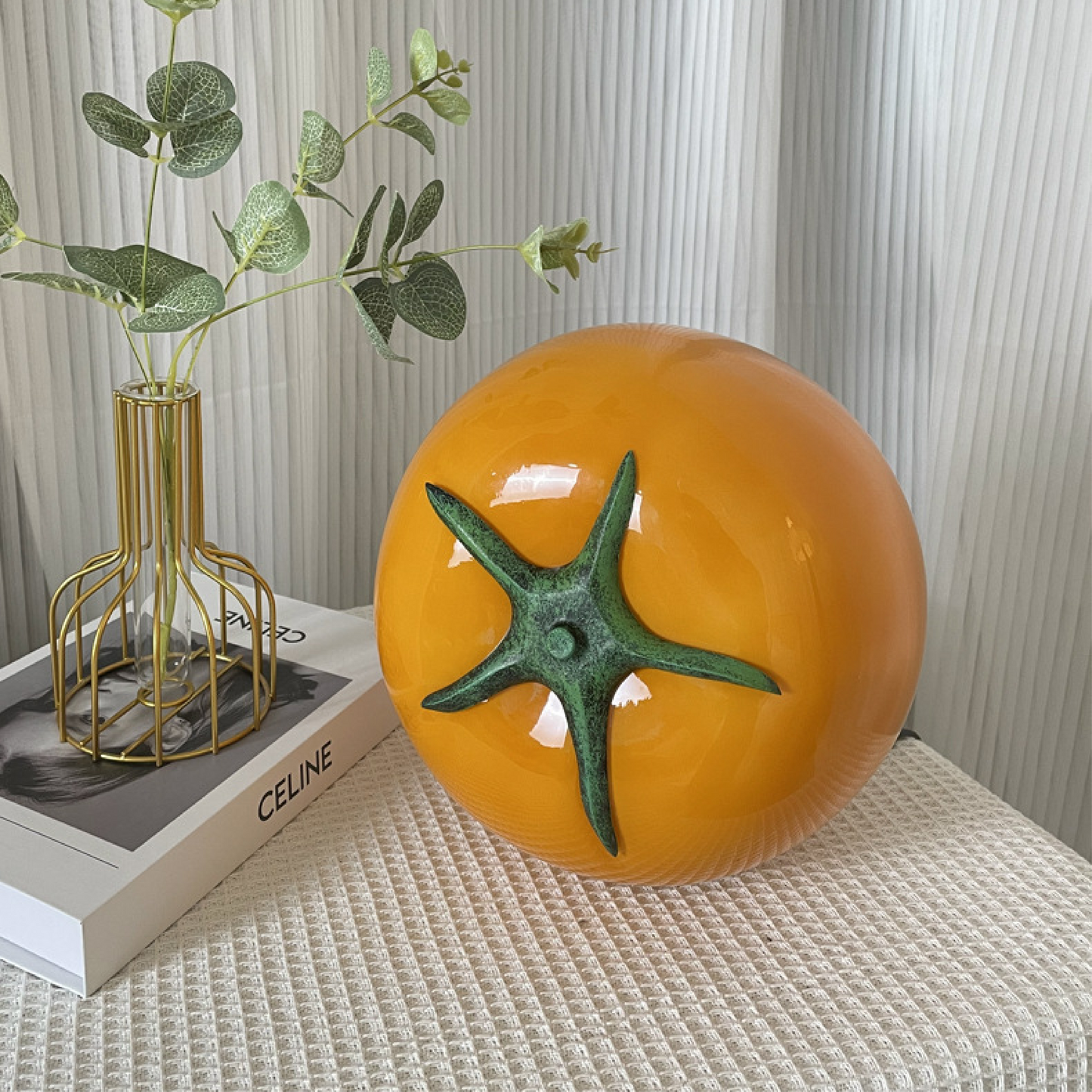 Statuesque | Fruit-inspired Tomato Table Lamp