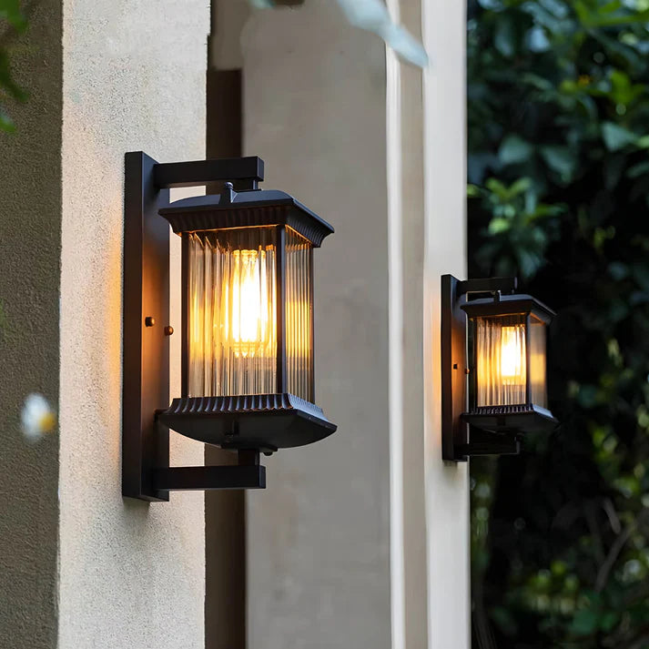 Vionte | Antique-Style Outdoor Wall Light for Classic Exteriors