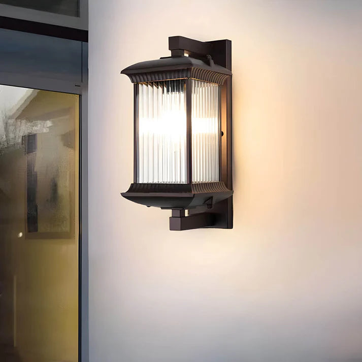 Vionte | Antique-Style Outdoor Wall Light for Classic Exteriors