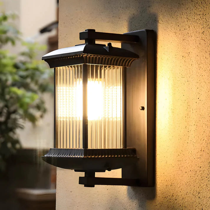 Vionte | Antique-Style Outdoor Wall Light for Classic Exteriors