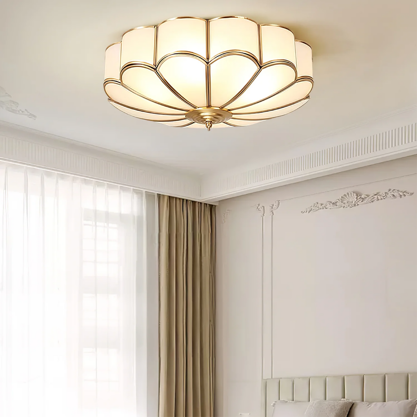 Vitasphere | Sophisticated Flower-shaped Glass Ceiling Lamp