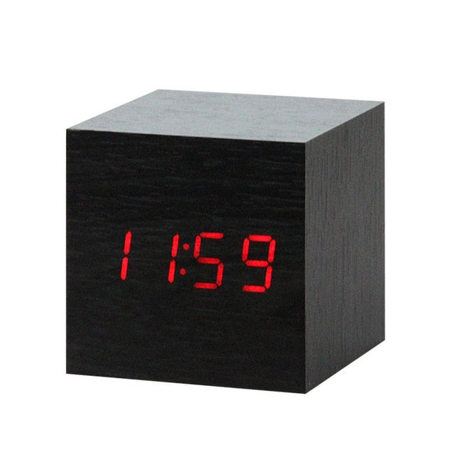 ScandiGlow Alarm – A Nordic-style digital LED alarm clock with a clean design.