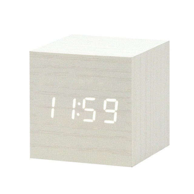 ScandiGlow Alarm – A Nordic-style digital LED alarm clock with a clean design.