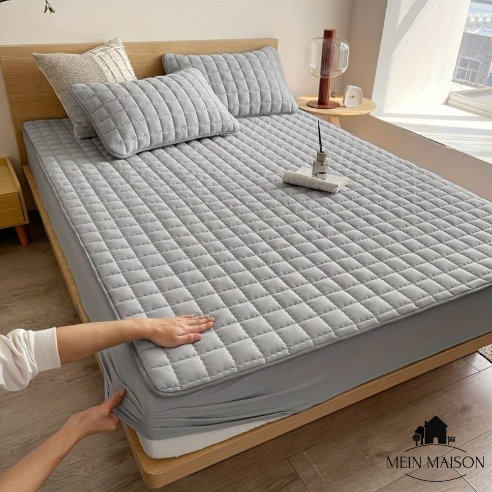 Waterproof Mattress Protector Queen - Soft, Breathable Cover for Ultimate Comfort and Hygiene