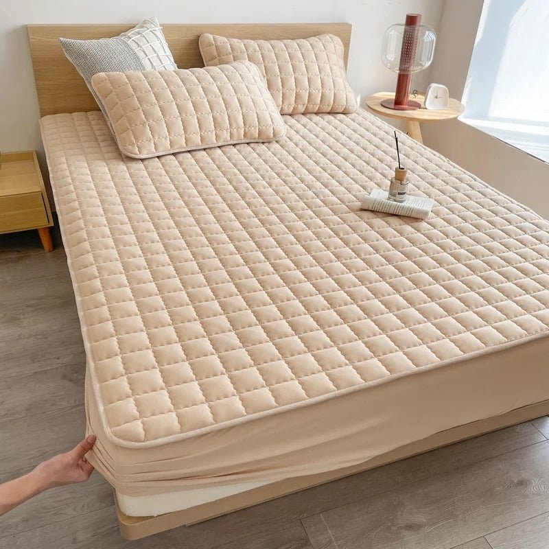 Waterproof Mattress Protector Queen - Soft, Breathable Cover for Ultimate Comfort and Hygiene