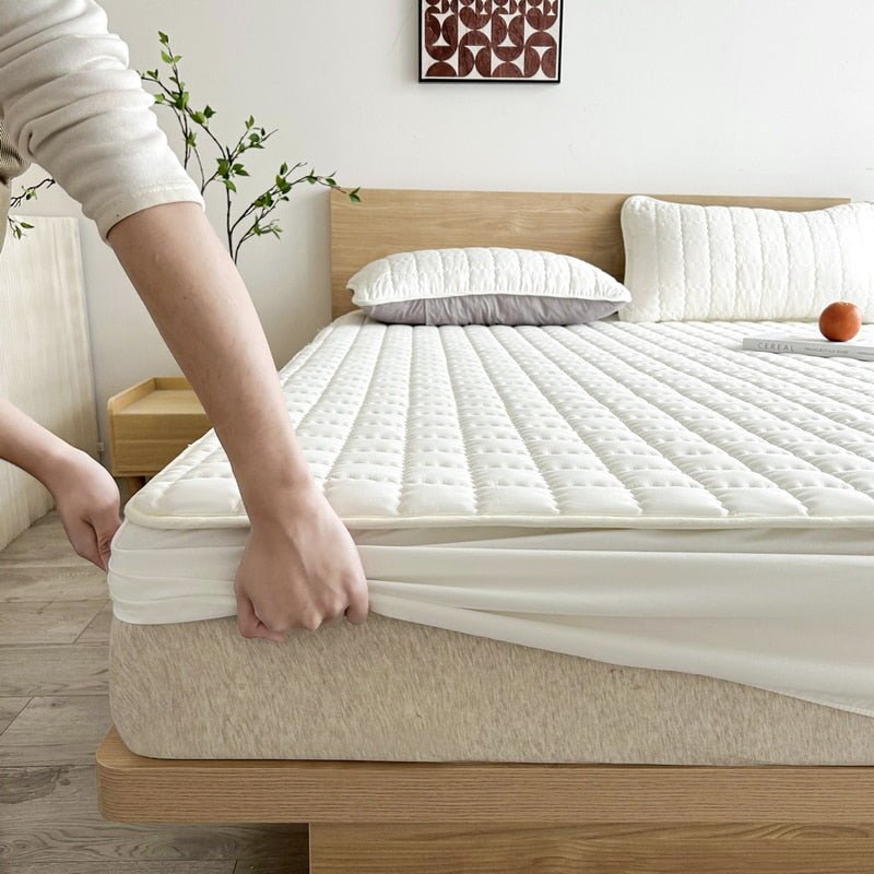 Waterproof Mattress Protector Queen - Soft, Breathable Cover for Ultimate Comfort and Hygiene