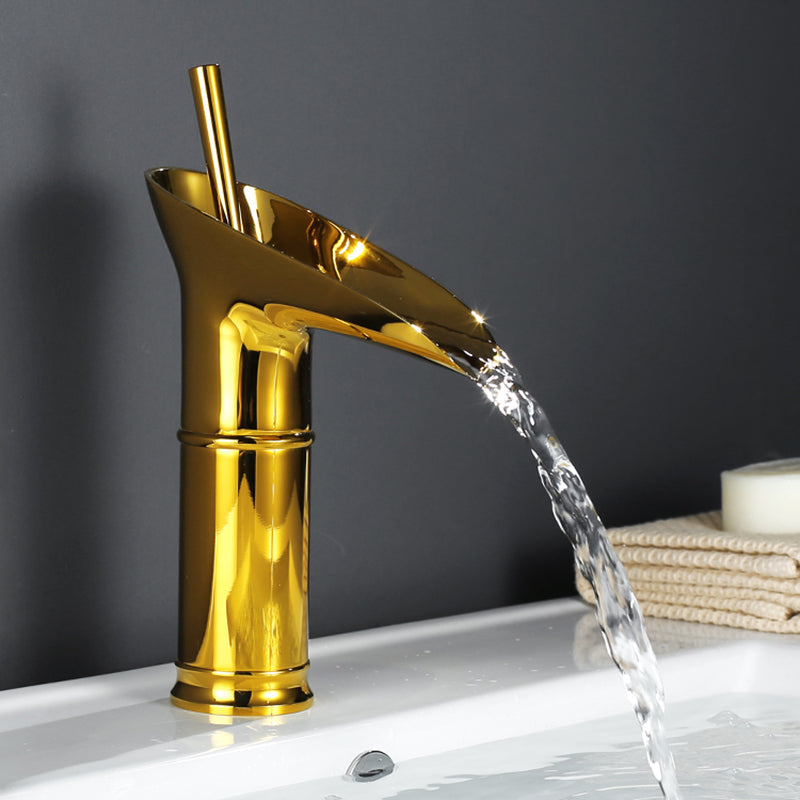 RetroStream – Vintage Style Waterfall Bathroom Faucet for a Nostalgic Touch
