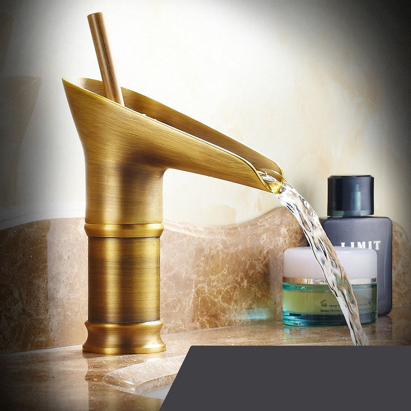RetroStream – Vintage Style Waterfall Bathroom Faucet for a Nostalgic Touch