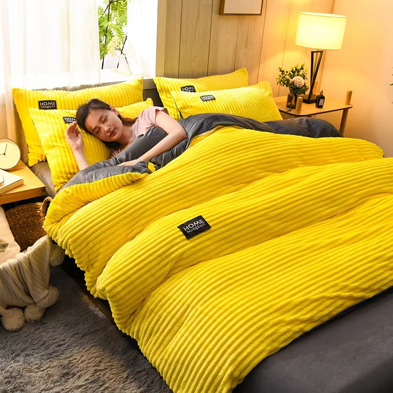 Velvet Fleece Blanket – Soft, Warm, and Stylish Bedding in Multiple Colors and Sizes
