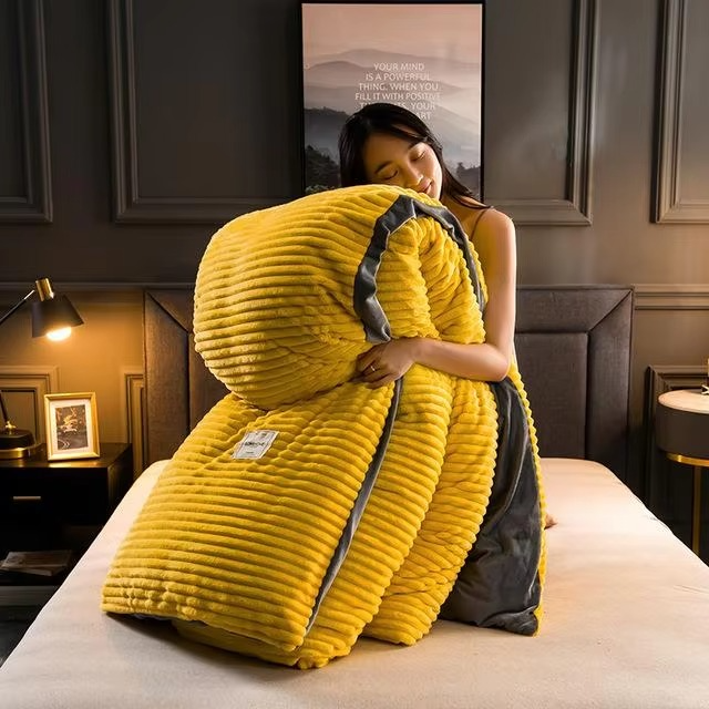 Velvet Fleece Blanket – Soft, Warm, and Stylish Bedding in Multiple Colors and Sizes