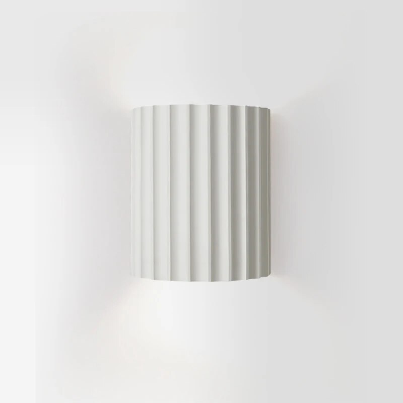 Modern Resin Wall Light – Artistic Illumination for Contemporary Interiors
