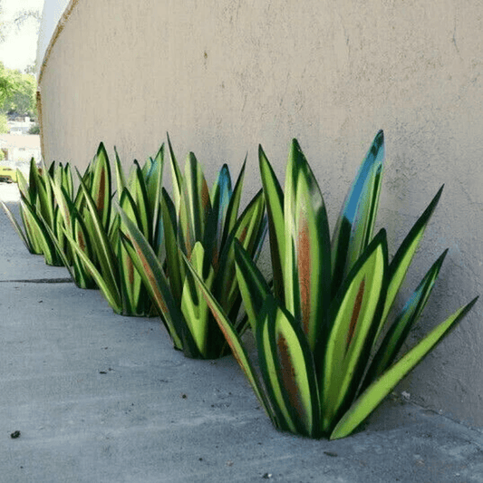 Handcrafted Agave Garden Light – Waterproof Outdoor Lamp for Elegant Landscape Lighting