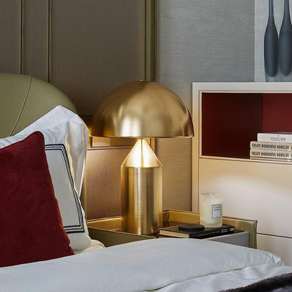 AuraMetal Table Lamp – Contemporary Metallic Design for Living Room, Bedside, or Desk, offering Warm Ambient Lighting and Elegant Style.