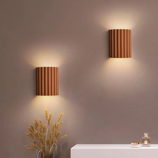 Modern Resin Wall Light – Artistic Illumination for Contemporary Interiors