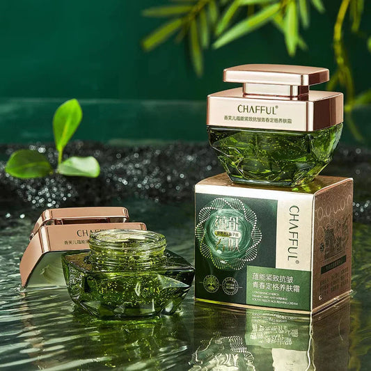 SeoulDew Repair Cream – A Korean moisturizing repair cream that deeply hydrates and restores skin.