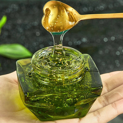 SeoulDew Repair Cream – A Korean moisturizing repair cream that deeply hydrates and restores skin.