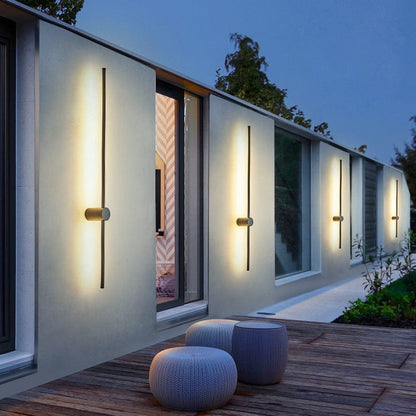 Klarvia | Luminous Line Outdoor Lamp for Modern Exteriors